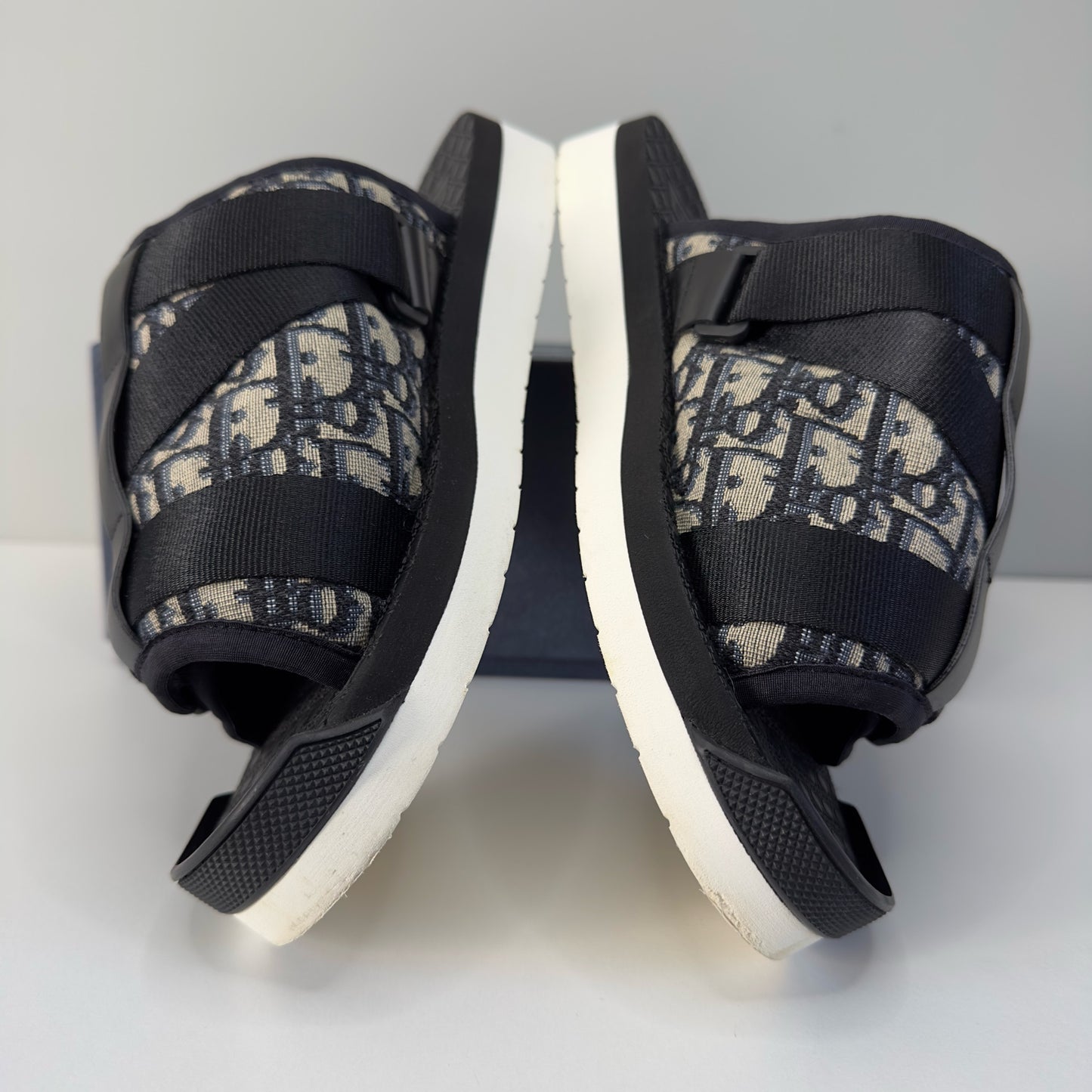 Dior Alpha Sliders
