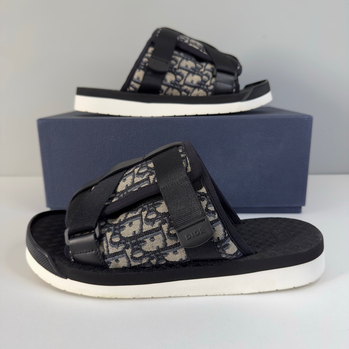 Dior Alpha Sliders