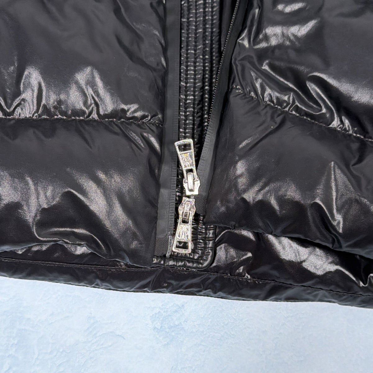 Cuvellier Down Jacket - Black Size 4 (Pre Owned) | Moncler