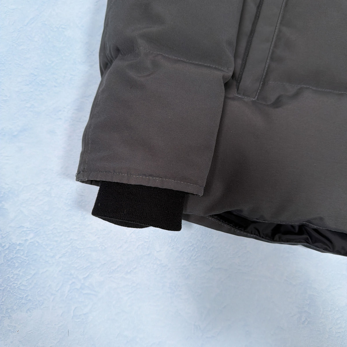 Wyndham Parka Heritage - Graphite Medium (Pre Owned) | Canada Goose (Copy)