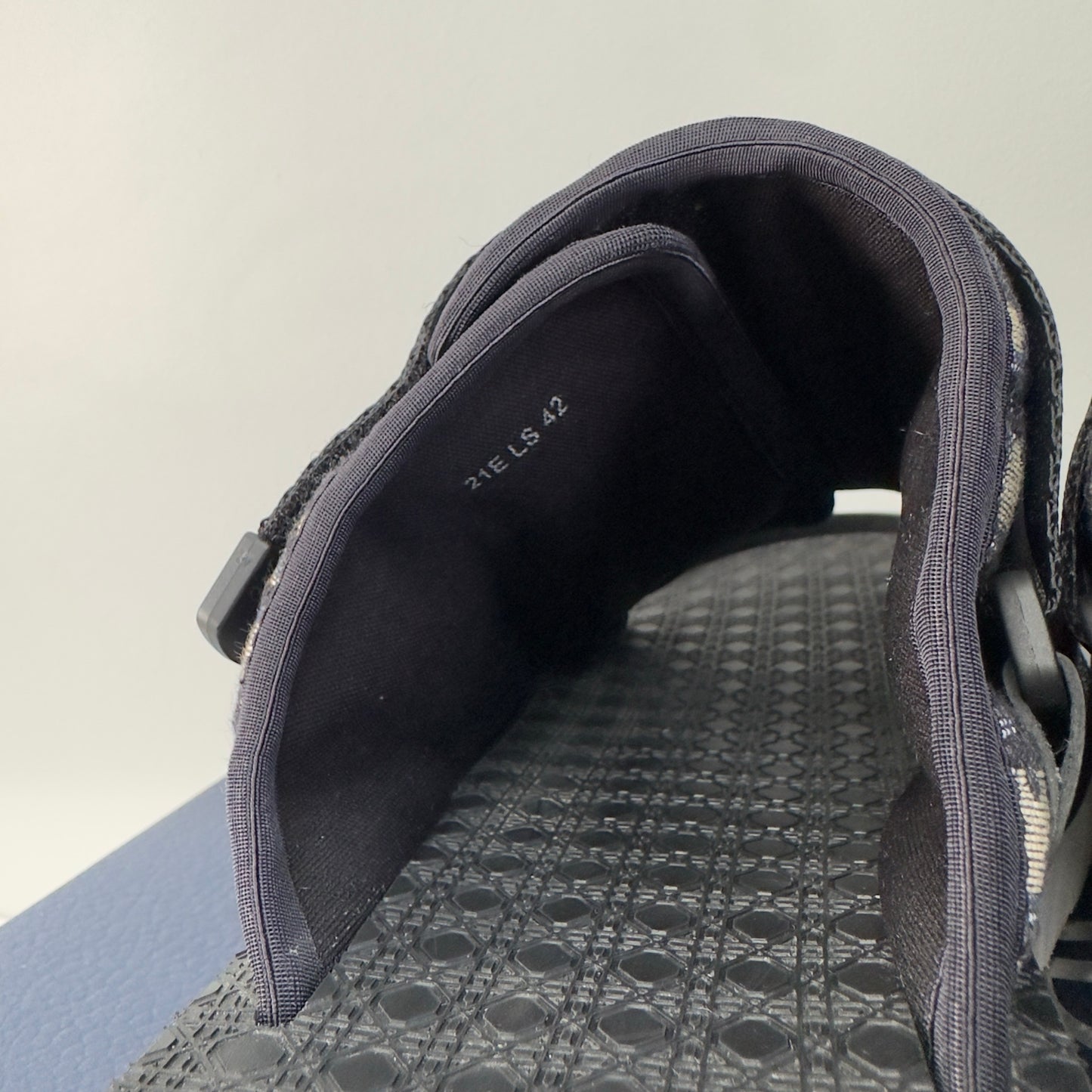 Dior Alpha Sliders