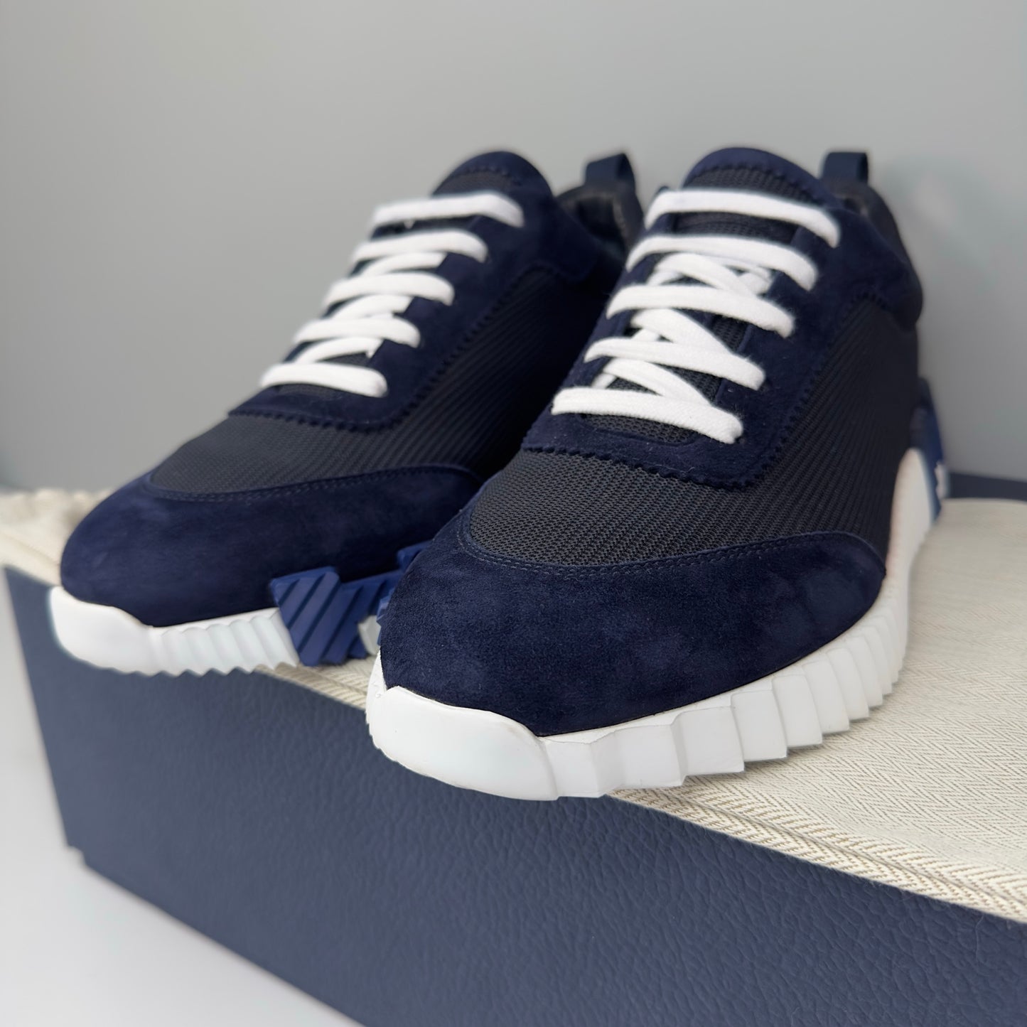 Hermes Bouncing Trainer