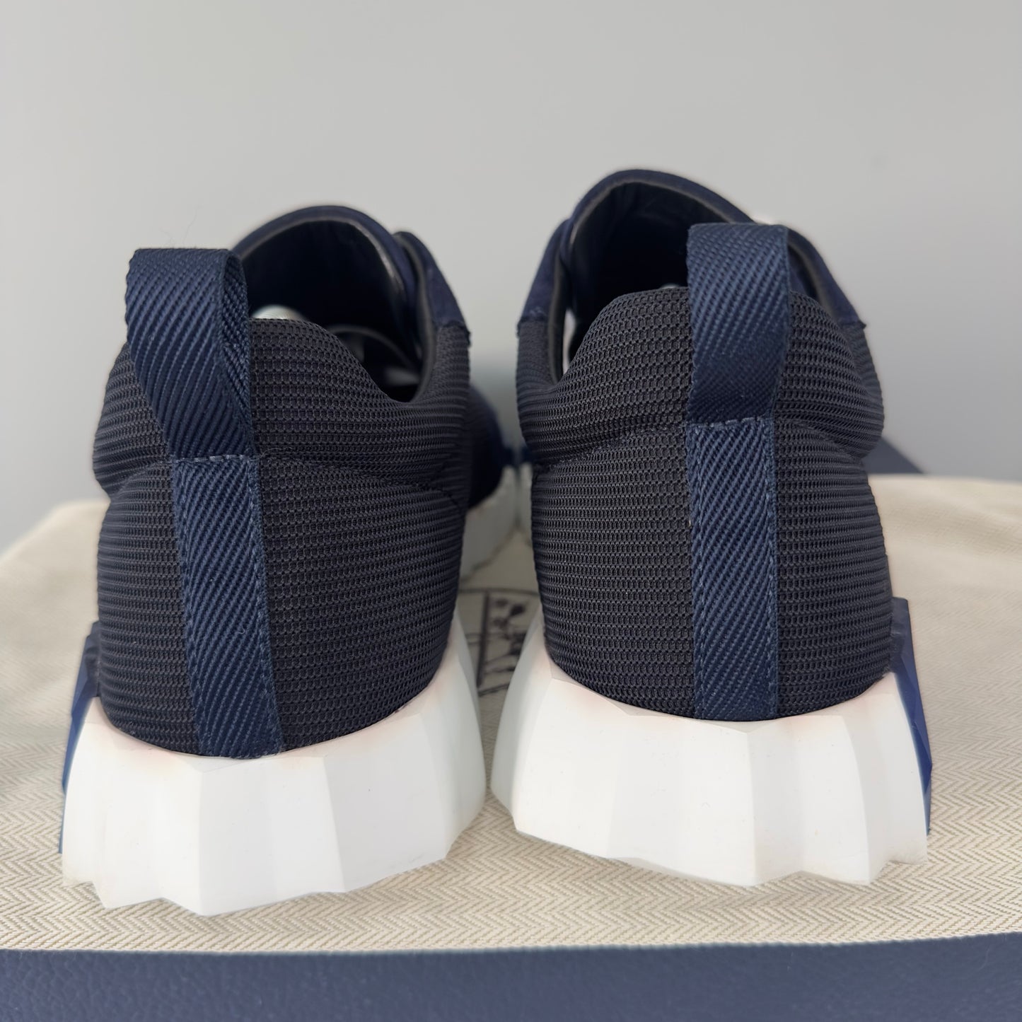 Hermes Bouncing Trainer