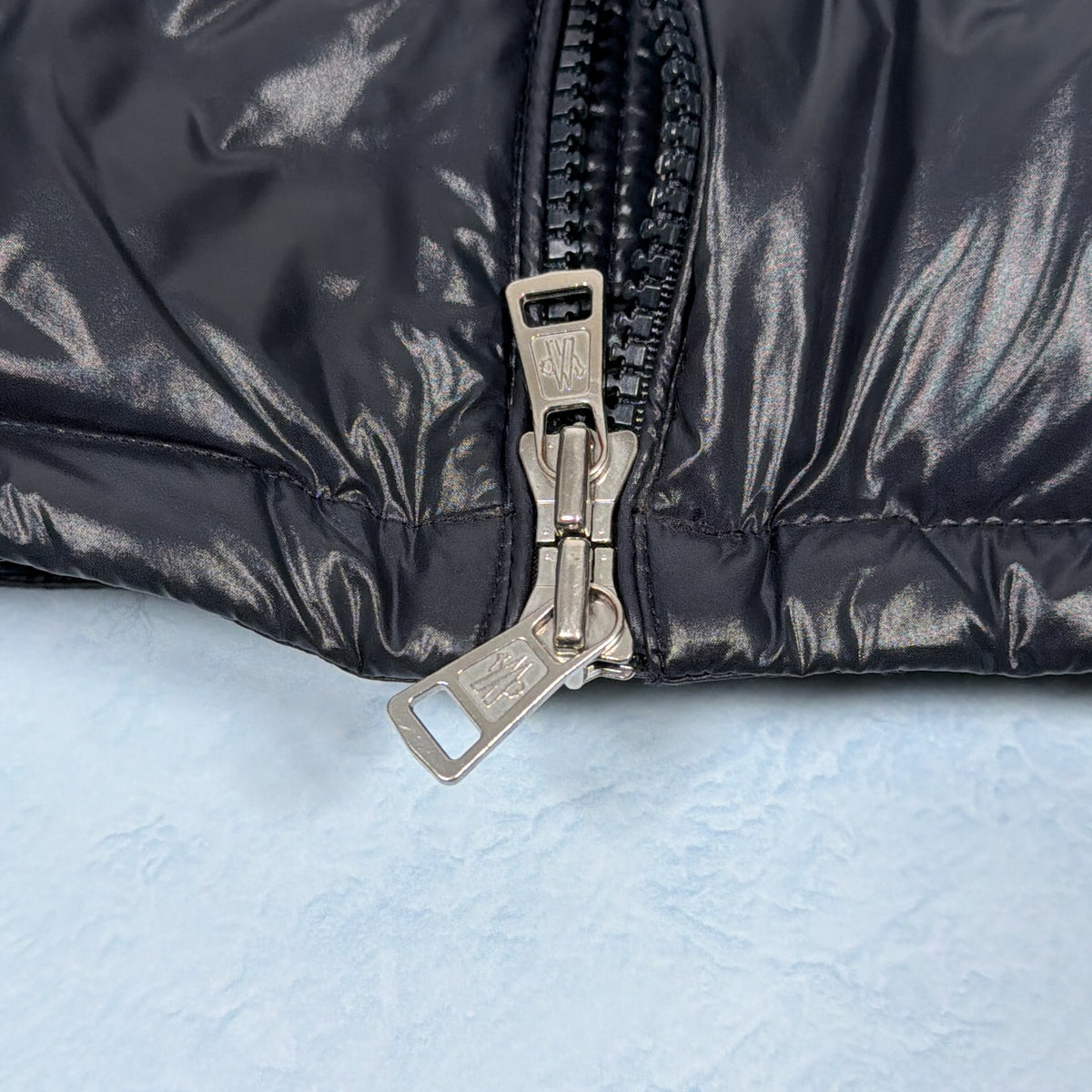 Alberic Down Jacket - Navy S/M (Pre Owned) | Moncler