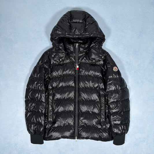 Cuvellier Down Jacket - Black Size 4 (Pre Owned) | Moncler
