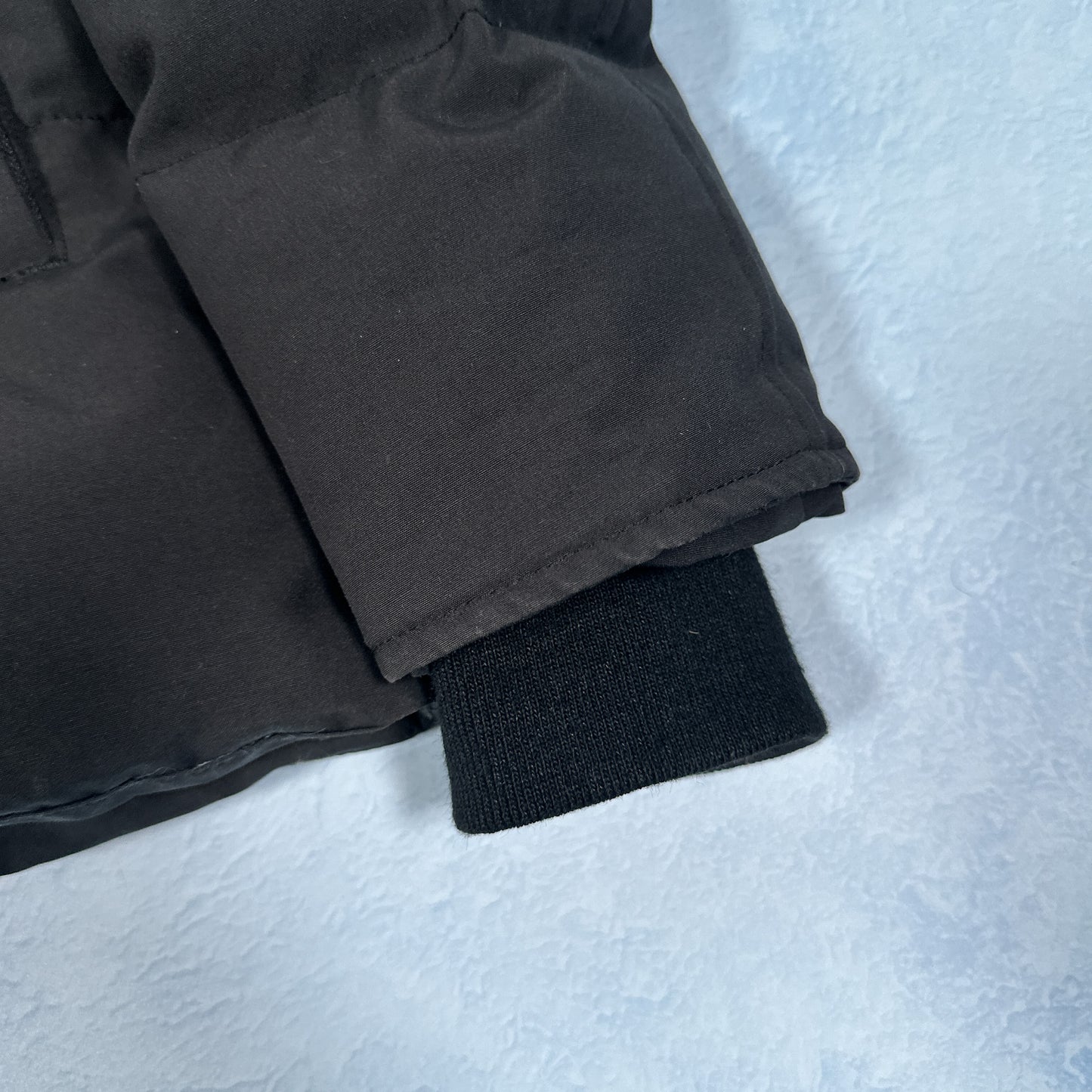 Wyndham Parka Heritage - Black L Fusion (Pre Owned) | Canada Goose