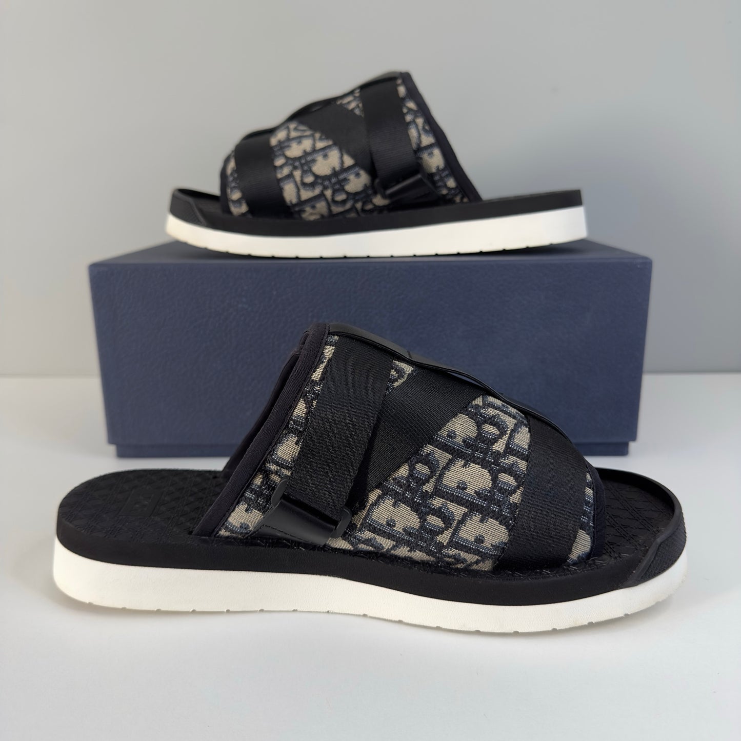 Dior Alpha Sliders
