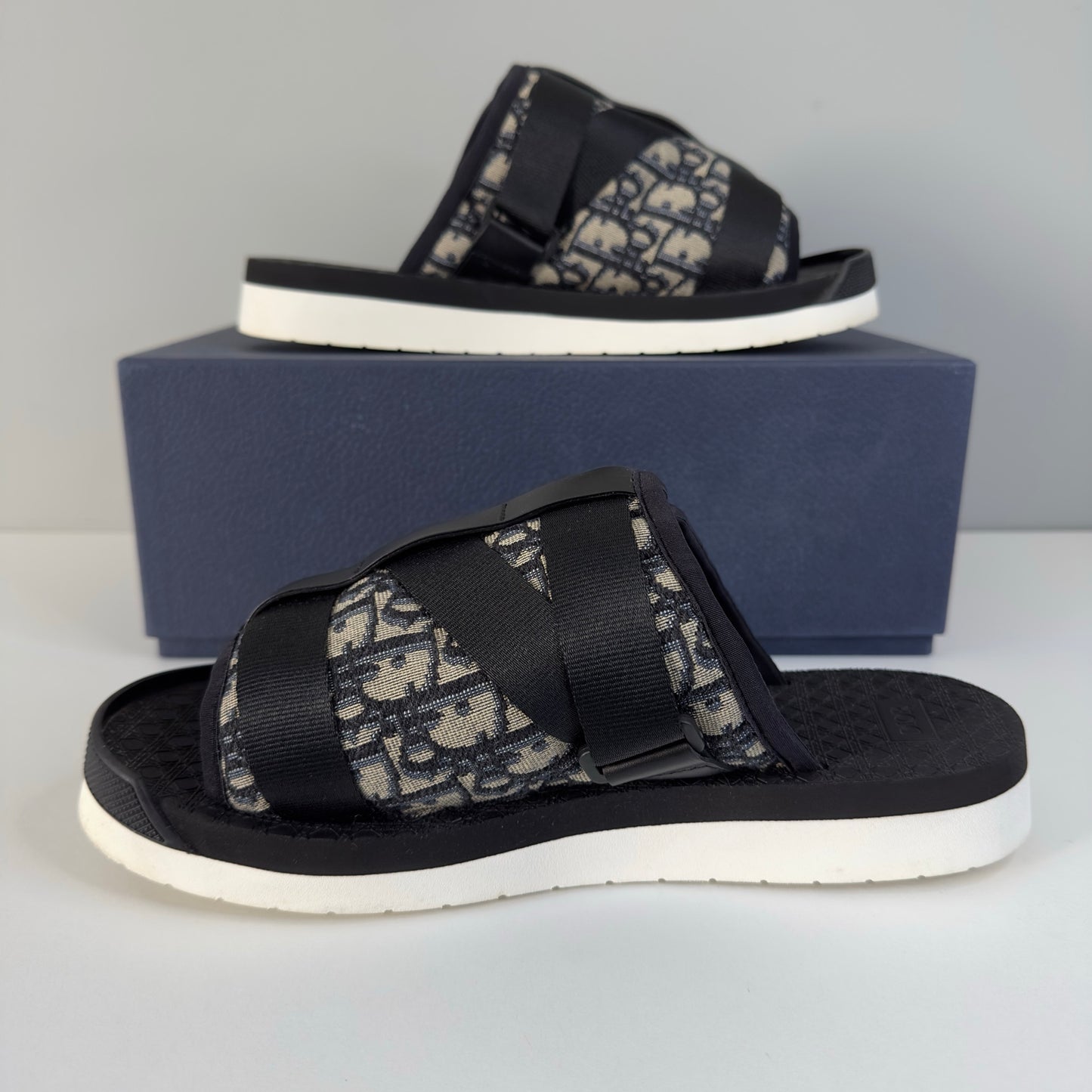 Dior Alpha Sliders