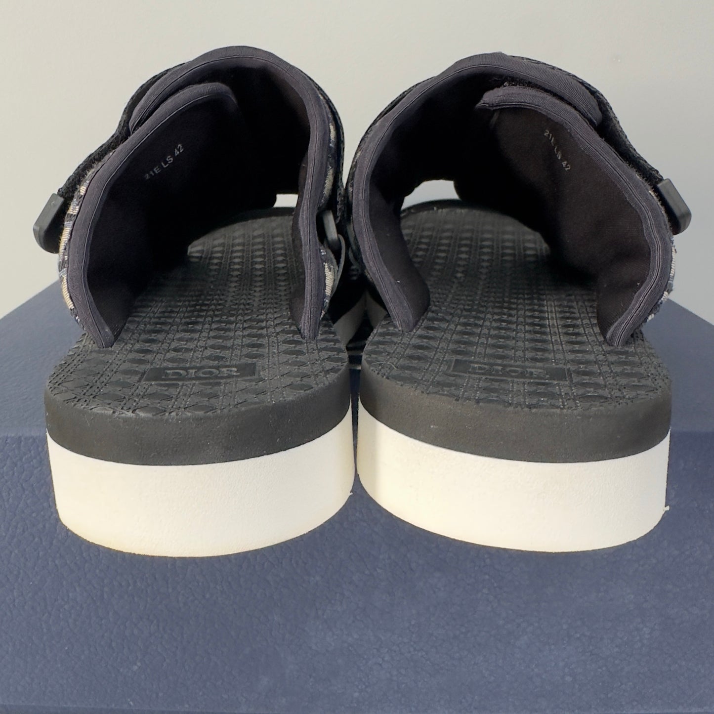 Dior Alpha Sliders