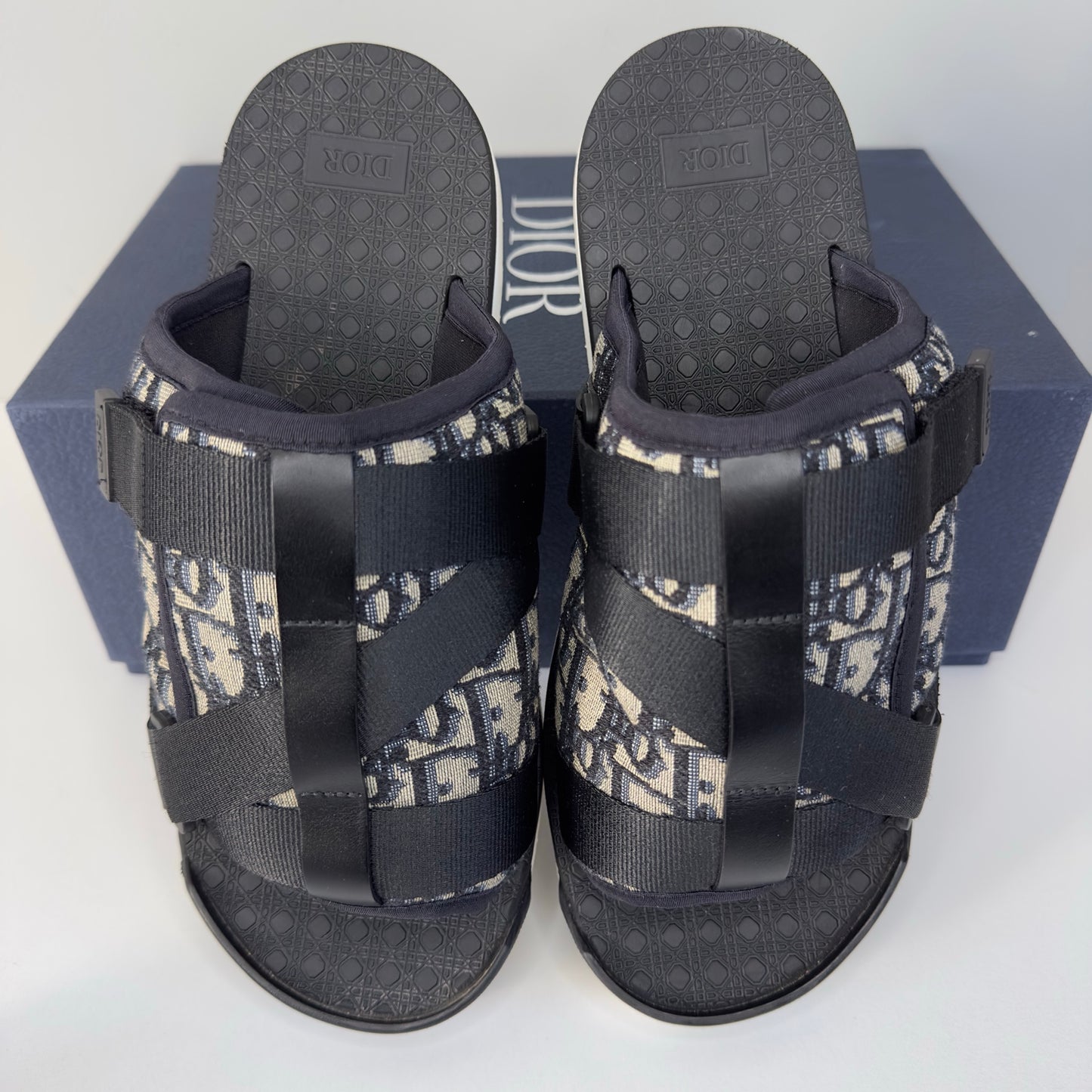 Dior Alpha Sliders