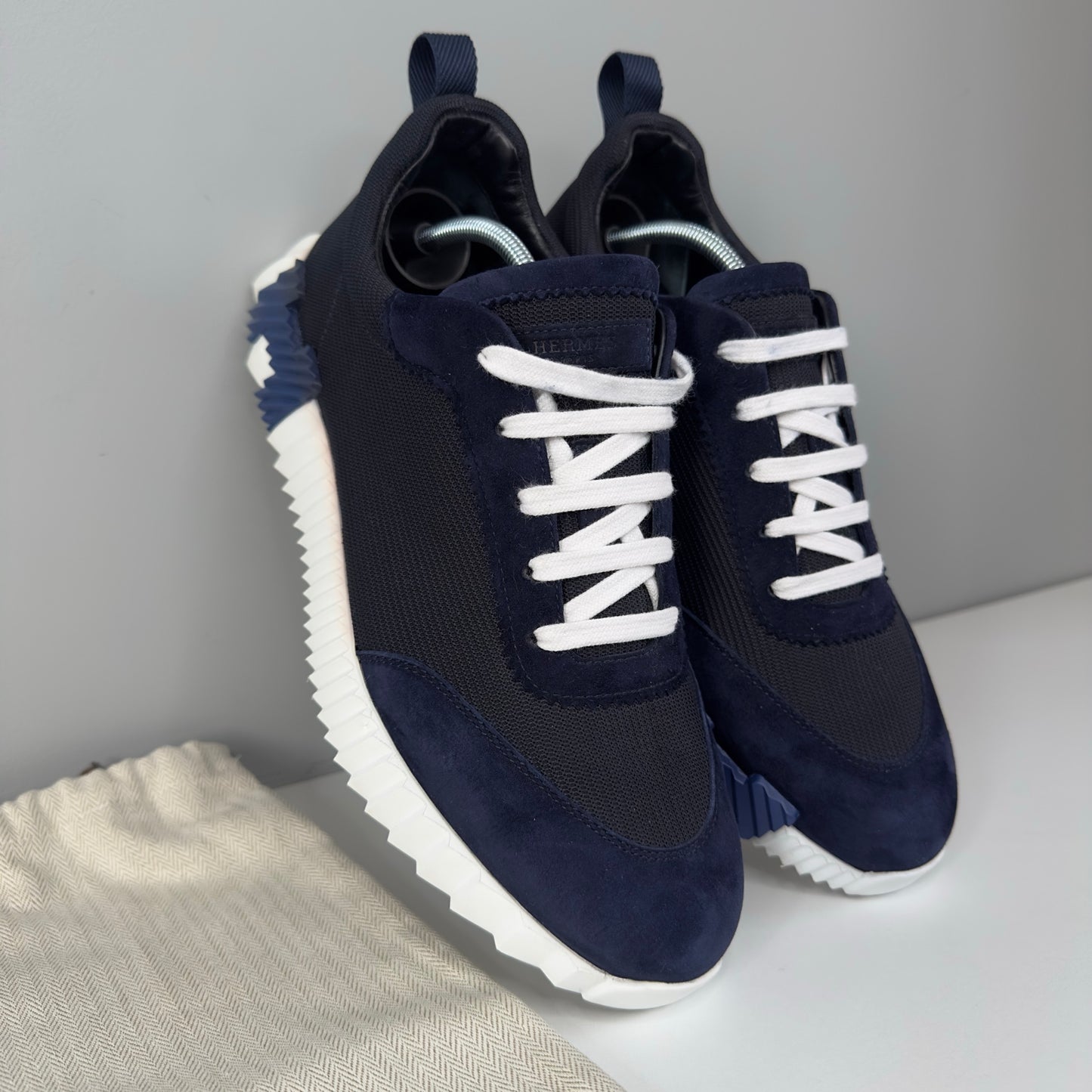 Hermes Bouncing Trainer