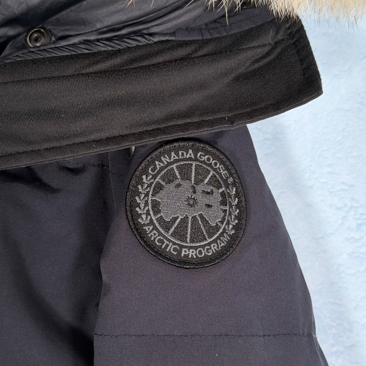 Shelburne Parka Heritage - Navy Black Label Medium (Pre Owned) | Canada Goose